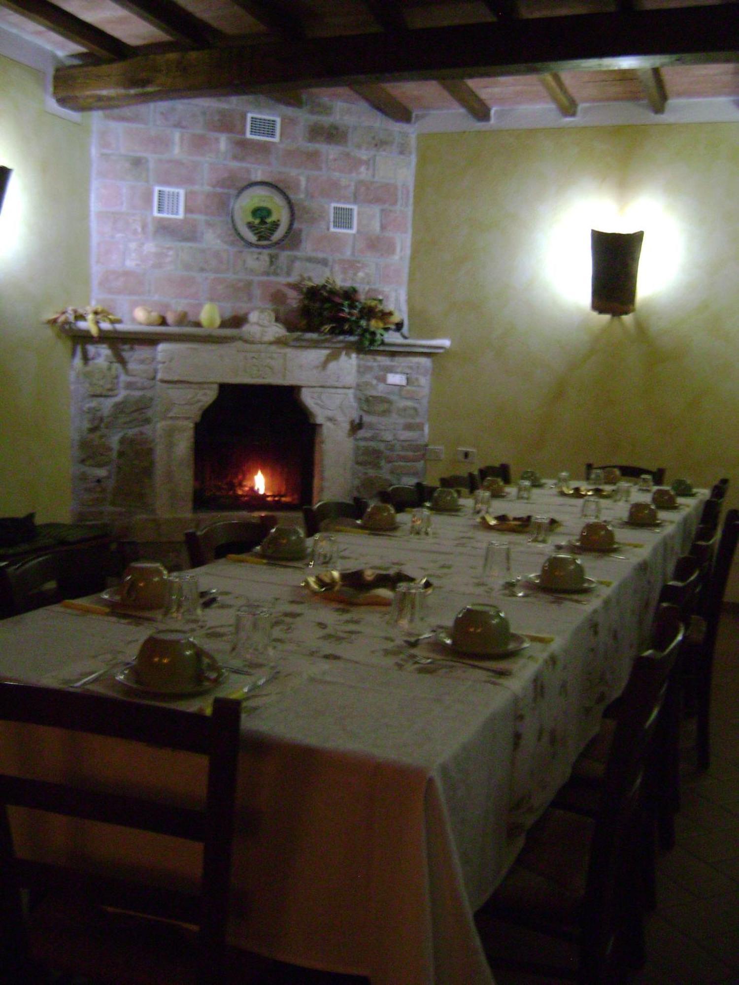 Agriturismo Casa Fibbianello Semproniano Exterior photo
